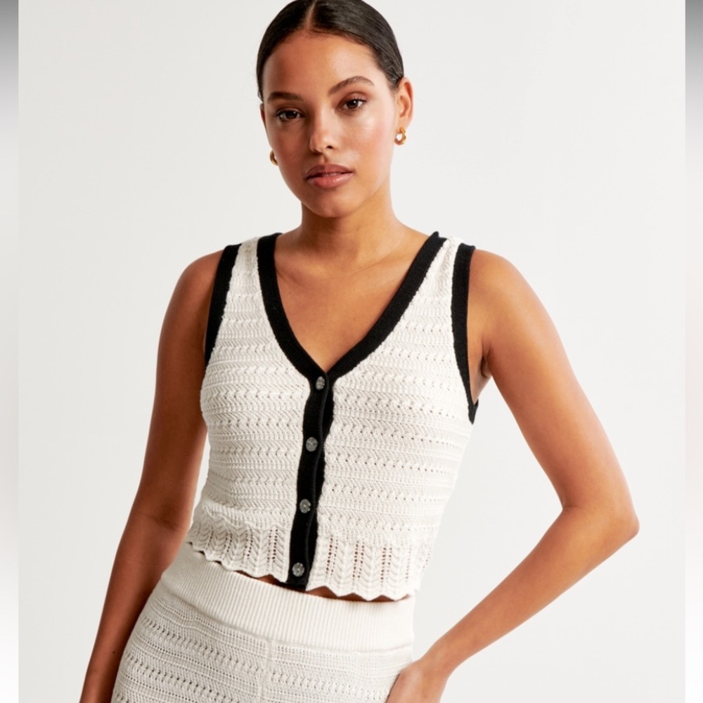 Abercrombie & Fitch Crochet Vest XXS